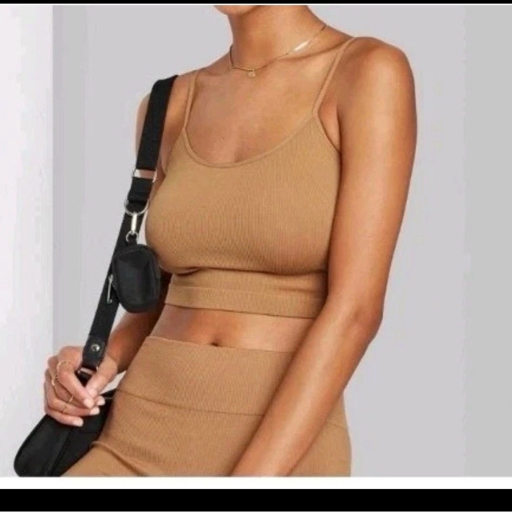 wild fable seamless Cropped Cami in Camel adjustable strap size medium